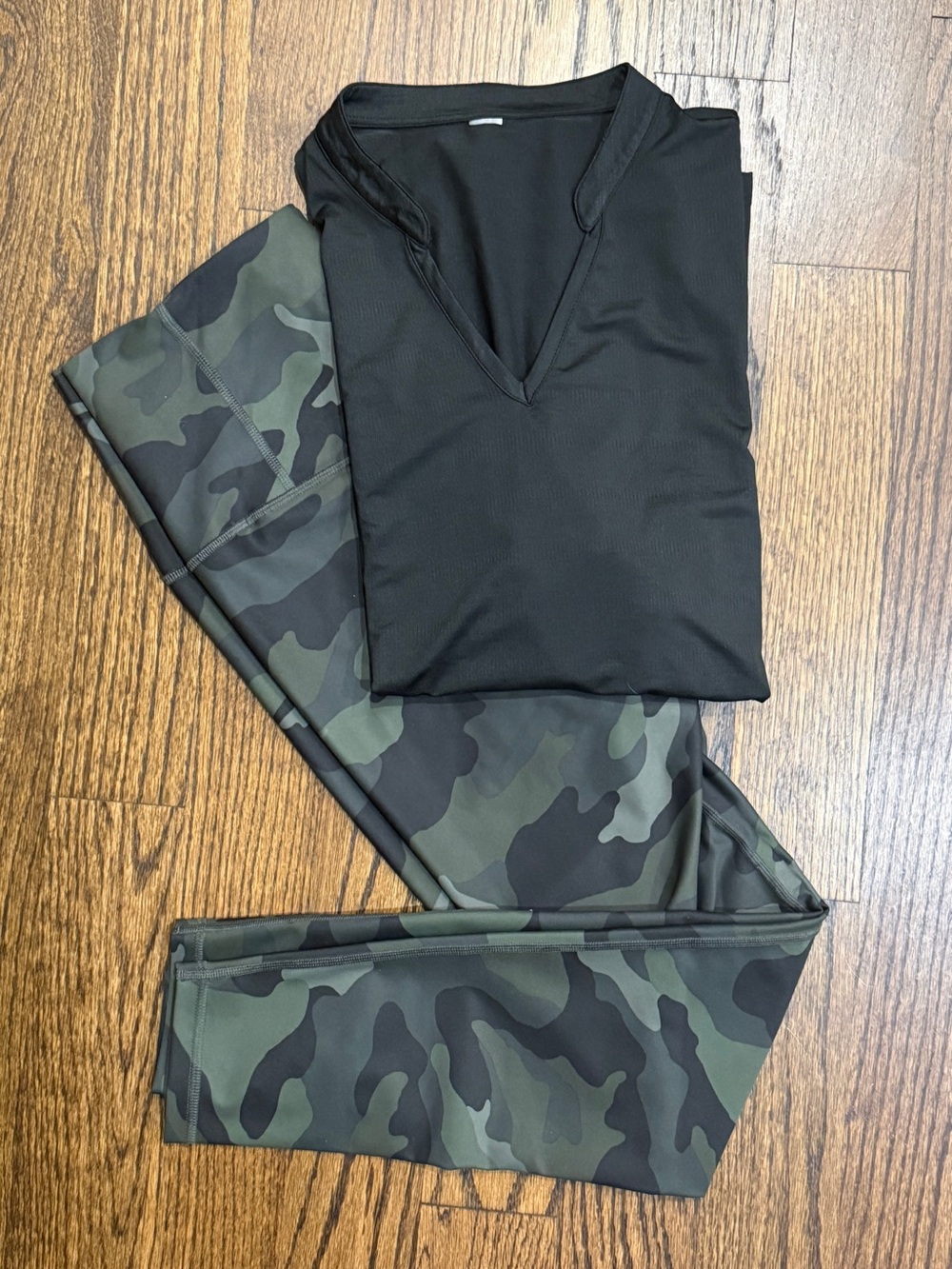 Old Navy Active Black and Green Camo Leggings and Black Short Sleeve Top